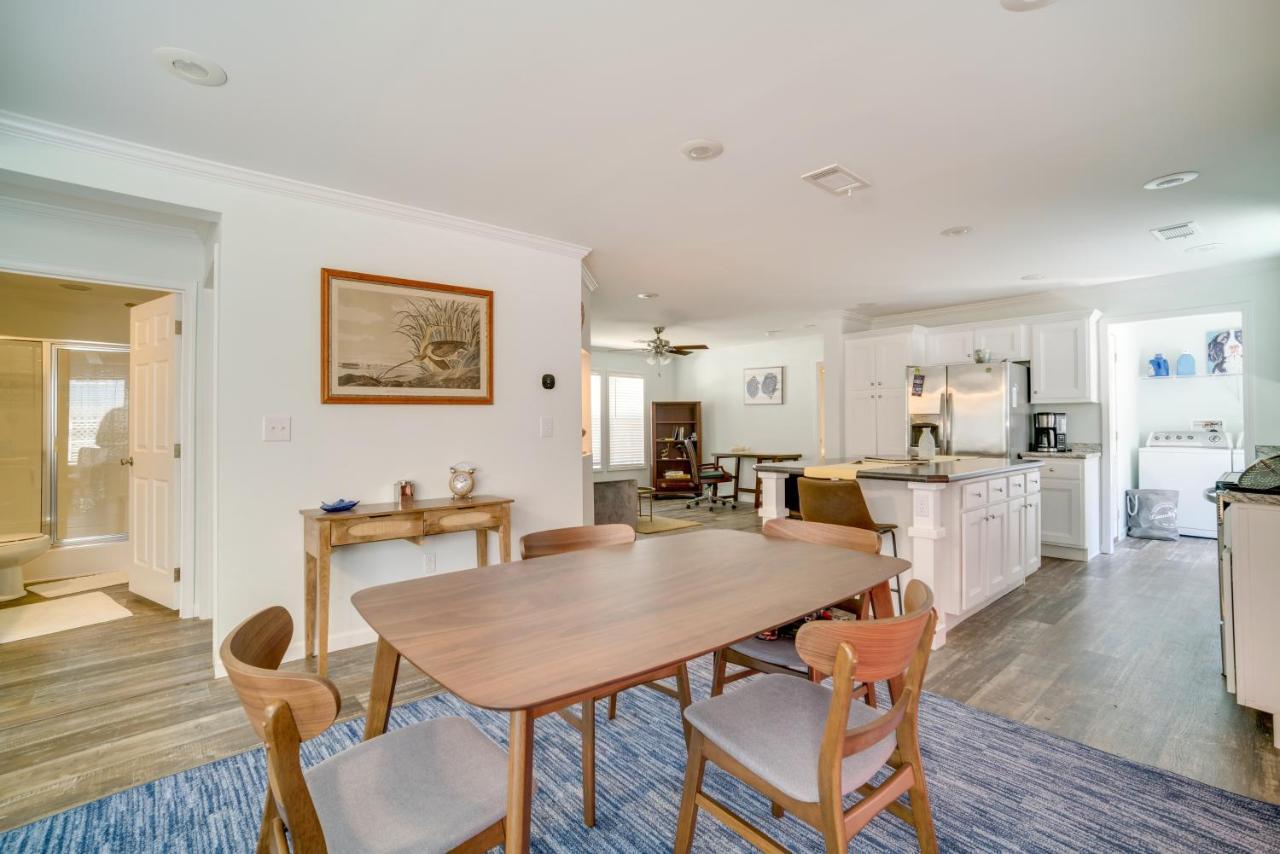 Charleston Home With Porch - 3 Mi To Folly Beach! Екстериор снимка