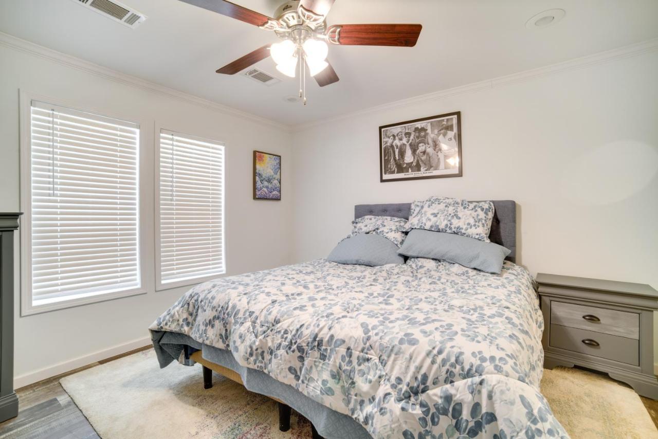 Charleston Home With Porch - 3 Mi To Folly Beach! Екстериор снимка